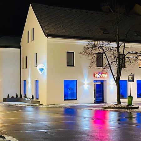 White Inn - Ferienwohnung Mit Terrasse Murzzuschlag Ngoại thất bức ảnh