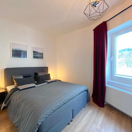 White Inn - Ferienwohnung Mit Terrasse Murzzuschlag Ngoại thất bức ảnh