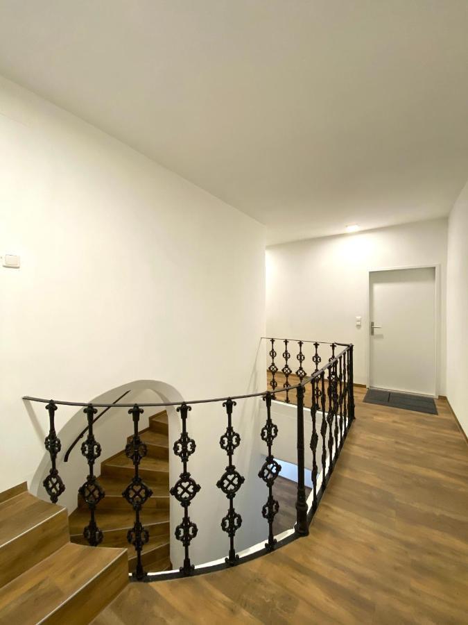 White Inn - Ferienwohnung Mit Terrasse Murzzuschlag Ngoại thất bức ảnh